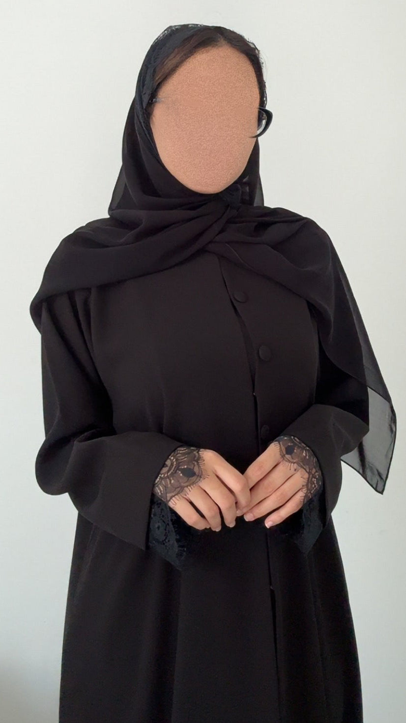 Noir dentelle abaya